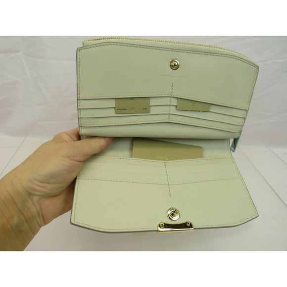 BURBERRY ALVINGTON LIMESTONE SMOOTH LEATHER GOLD LOGO ZIP AROUND WALLET ITALY - Picture 4 of 12